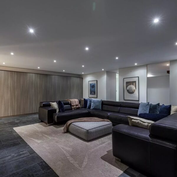 Architect-Designed Contemporary Villa – Between Biot and Valbonne