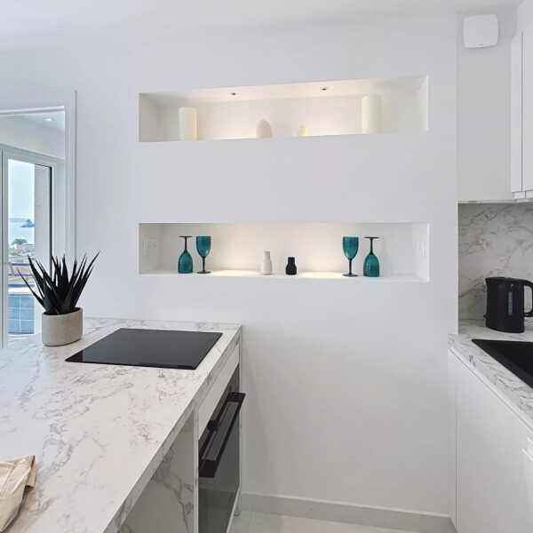 Cannes Charming 31sqm 1BDR flat, sea view, near beaches, terrace. Renovated 2025