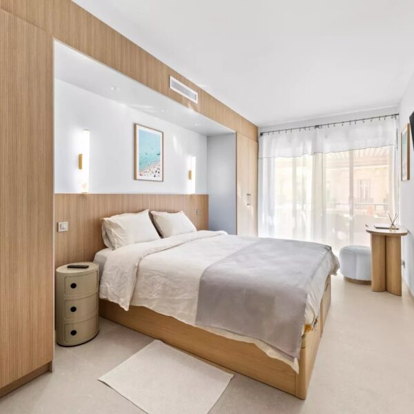 Gray d’Albion – Co Exclusive – Splendid 2BDR apartment with terrace and side sea view