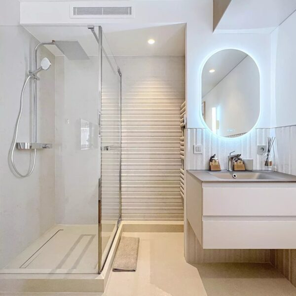 Gray d’Albion – Co Exclusive – Splendid 2BDR apartment with terrace and side sea view