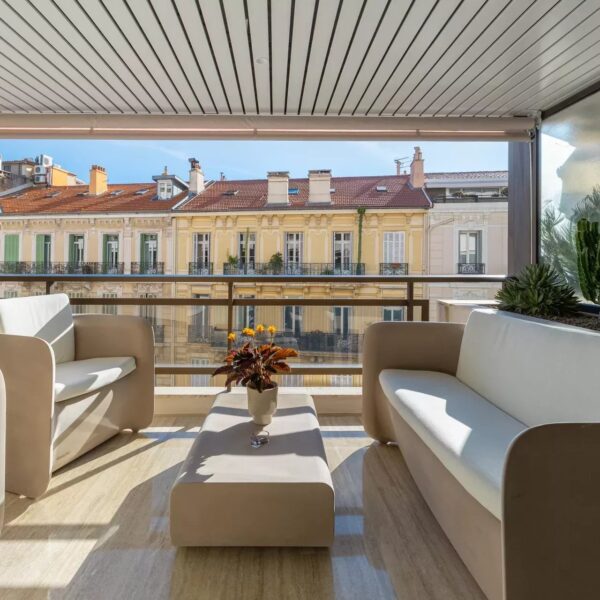 Gray d’Albion – Co Exclusive – Splendid 2BDR apartment with terrace and side sea view