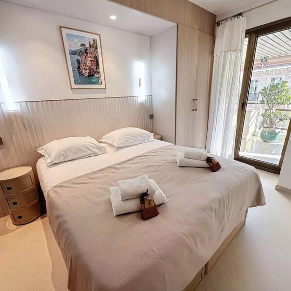 Gray d’Albion – Co Exclusive – Splendid 2BDR apartment with terrace and side sea view