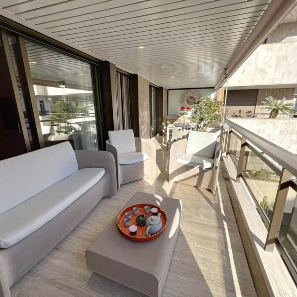 Gray d’Albion – Co Exclusive – Splendid 2BDR apartment with terrace and side sea view