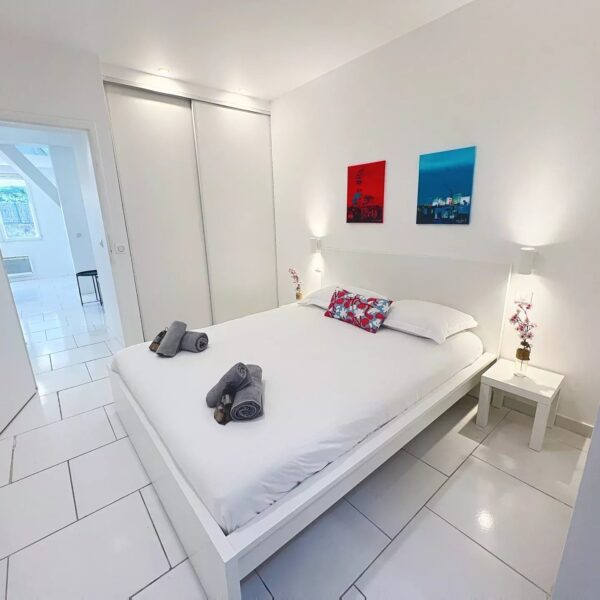 Little White House in Cannes – 2 BR + mezzanine duplex apartment close to Suquet