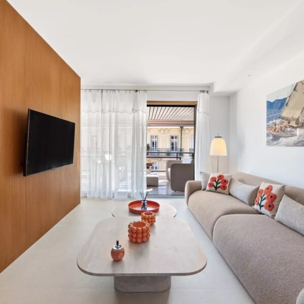 Gray d’Albion – Co Exclusive – Splendid 2BDR apartment with terrace and side sea view