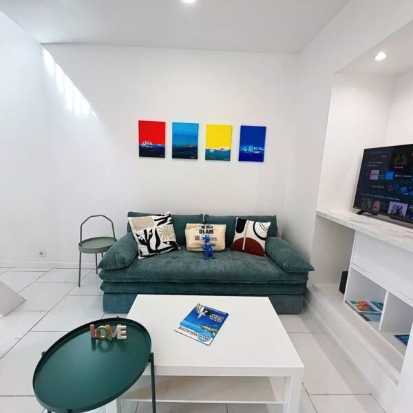 Little White House in Cannes – 2 BR + mezzanine duplex apartment close to Suquet