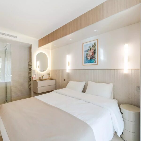 Gray d’Albion – Co Exclusive – Splendid 2BDR apartment with terrace and side sea view