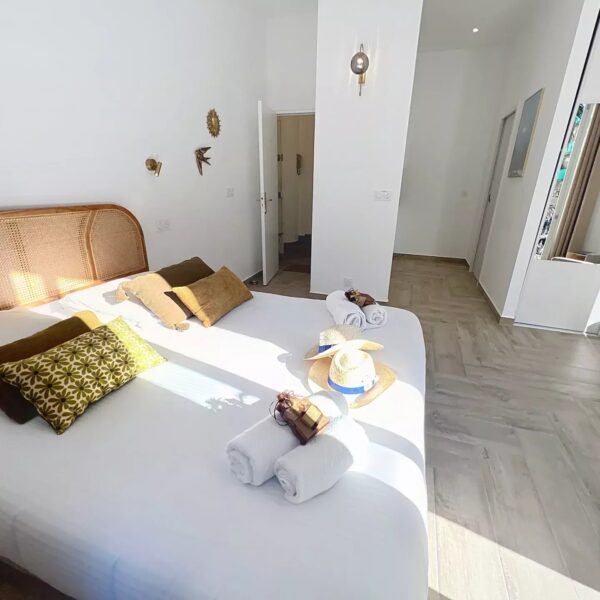 Cannes Banane: Cozy studio apartment in the city center with a small balcony, renovated in 2025