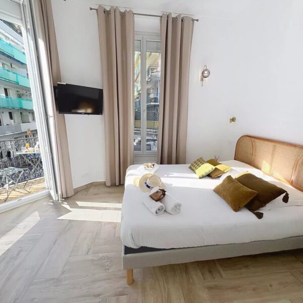 Cannes Banane: Cozy studio apartment in the city center with a small balcony, renovated in 2025