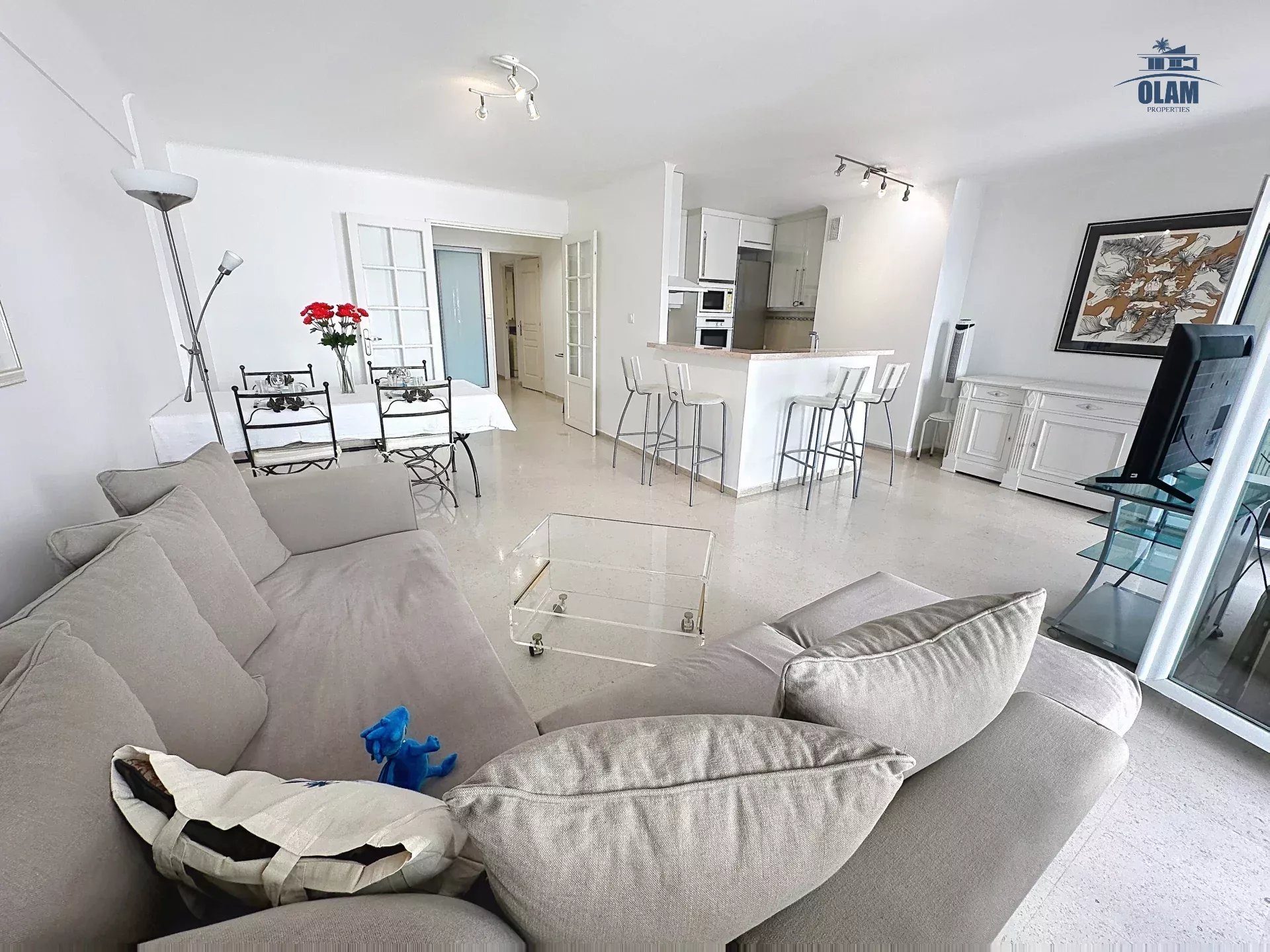 Cannes city center – 2BDR flat with terraces near Croisette & Palais des Festivals