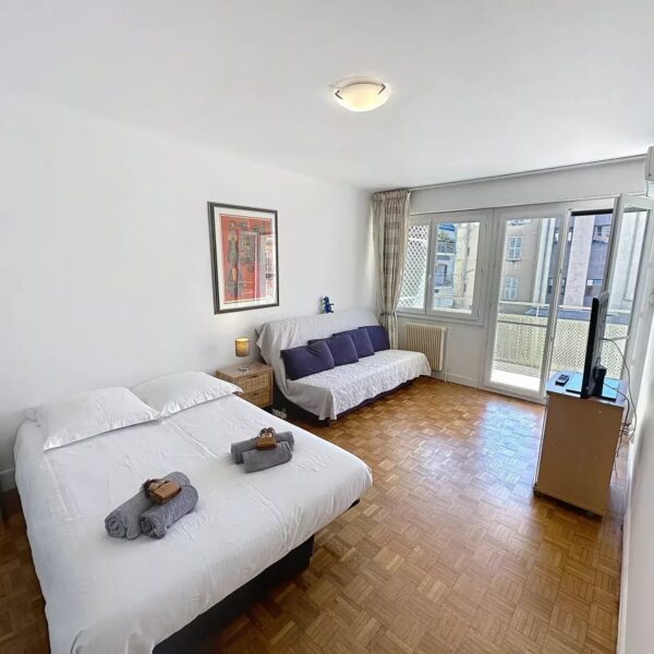 Cannes city center – 2BDR flat with terraces near Croisette & Palais des Festivals