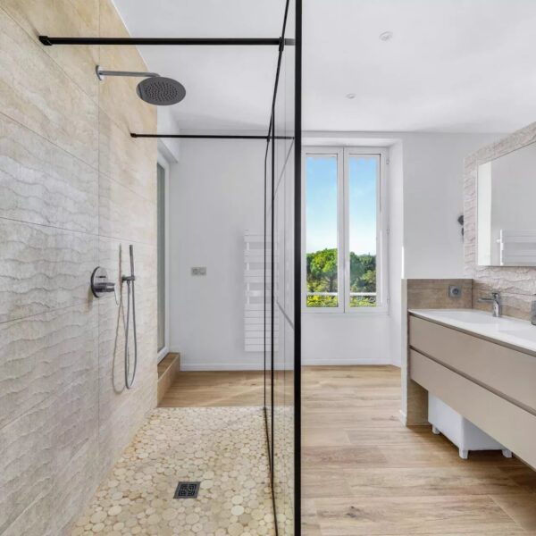 Villa de prestige Cannes – 4P expo Sud, piscine, jardin & vue mer